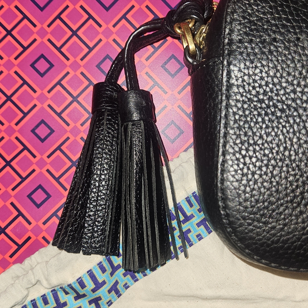 Tory Burch McGraw Pebbled Leather Crossbody - Picture 6 of 11